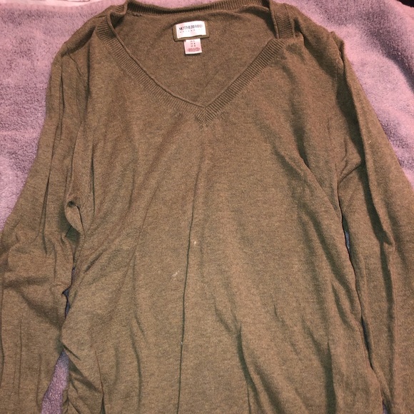 Maternity sweater - Picture 1 of 2